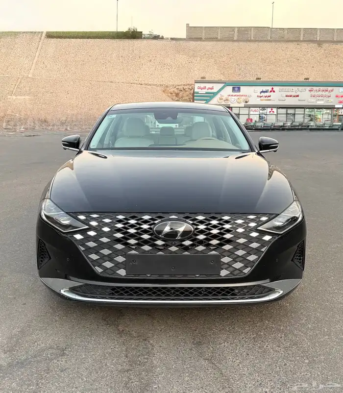 ازيرا 2021 فل كامل داخل ابيض فل بدون بنورما نضيفه للبيع 1