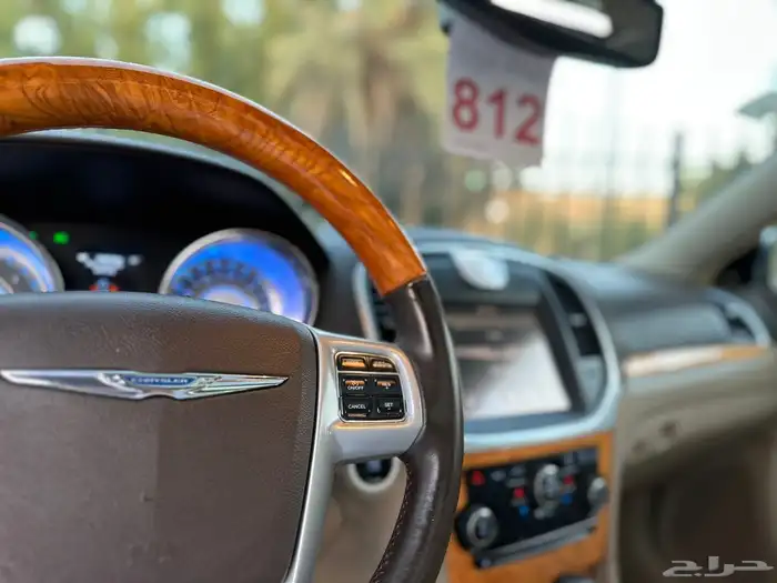 كرايزلر C300 HEMI 2014 (( بحالة ممتازة )) 41
