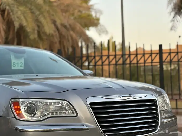 كرايزلر C300 HEMI 2014 (( بحالة ممتازة )) 23