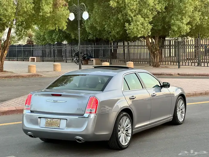 كرايزلر C300 HEMI 2014 (( بحالة ممتازة )) 44