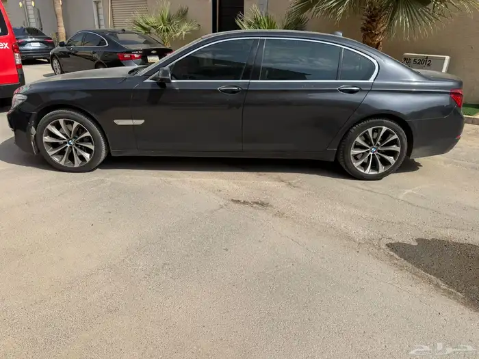 BMW الفئة السابعة 730 فل سنة 2015 22