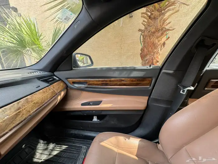 BMW الفئة السابعة 730 فل سنة 2015 25