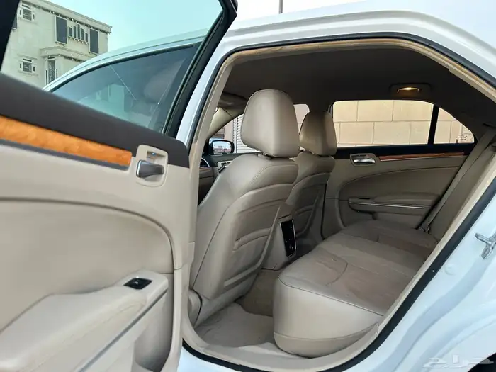 كرايزلر C300 مديل 2013 هيمي 18