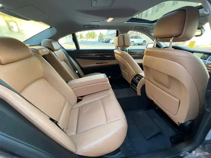 بي ام دبليو 730Li 2014 (بحالة ممتازة) 14