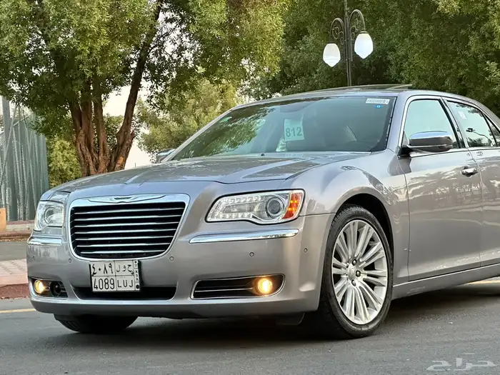 كرايزلر C300 HEMI 2014 (( بحالة ممتازة )) 4