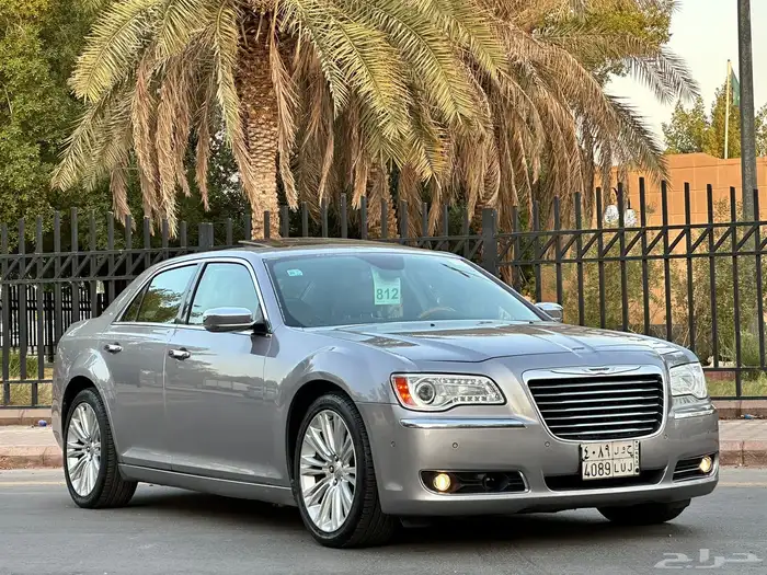 كرايزلر C300 HEMI 2014 (( بحالة ممتازة )) 6