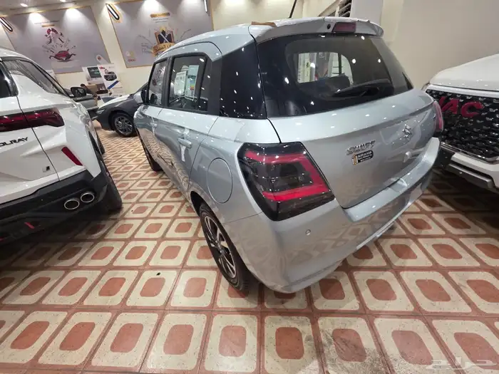 سوزوكي سويفت GLX فل 2025 4