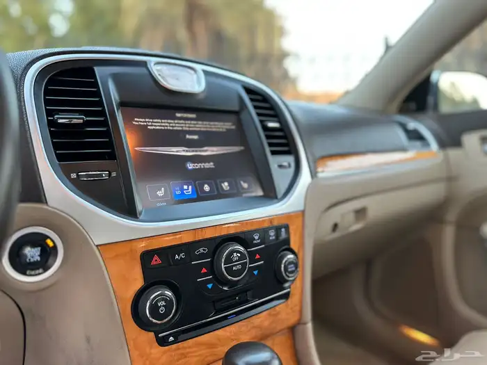 كرايزلر C300 HEMI 2014 (( بحالة ممتازة )) 11