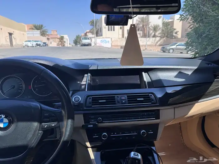 بي ام دبليو لاكجري 520I 11