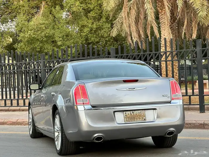 كرايزلر C300 HEMI 2014 (( بحالة ممتازة )) 25