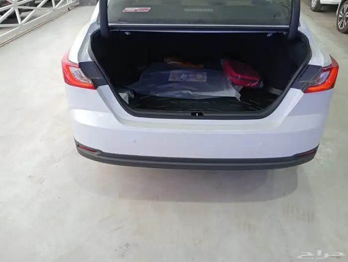 تويوتا كامري E هايبرد 2025. كاش دفعتين اقساط 12