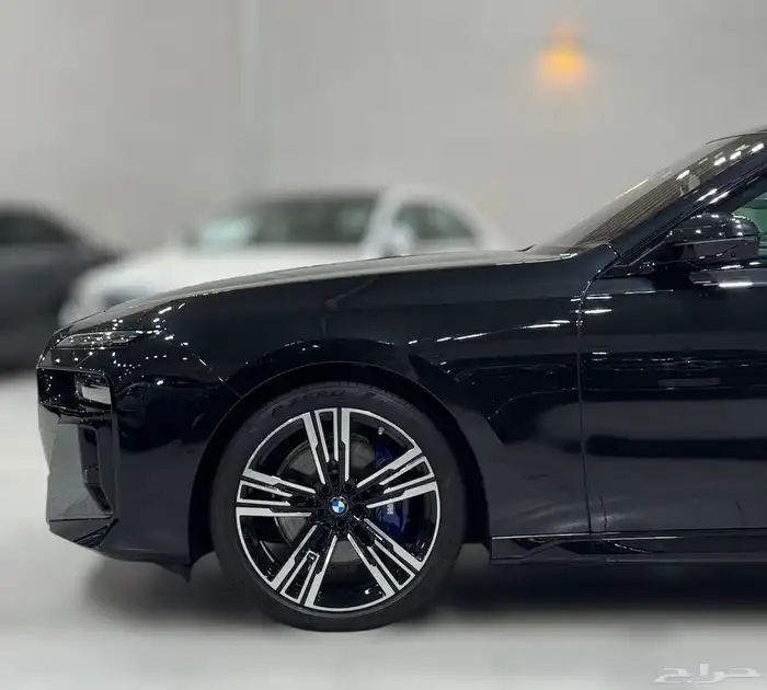 BMW 735i 2026 ضمان وصيانة M kit 6