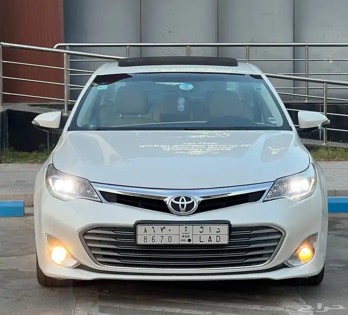 تويوتا افالون 2013 ليمتد (بحالة ممتازة) 4