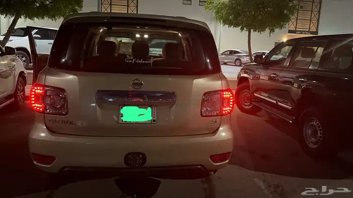 نيسان بلاتينيوم 2010 ذهبي 34