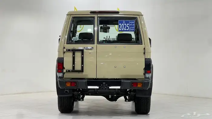 تويوتا ربع V6.2025فل كامل رفرف بريمي بنزين الدفعه الاخير 4