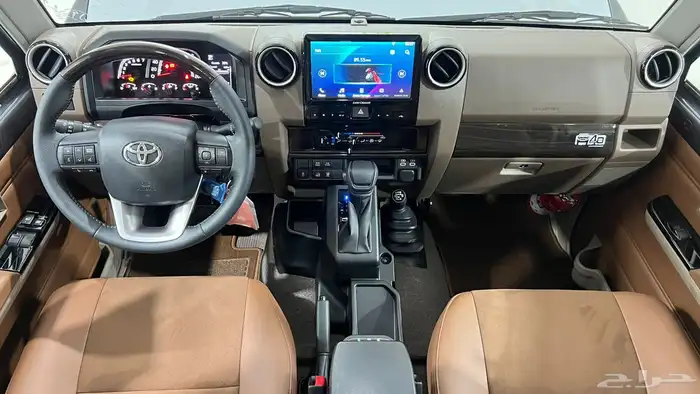 تويوتا ربع V6.2025فل كامل رفرف بريمي بنزين 40عام 10