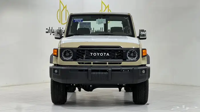 تويوتا ربع V6.2025فل كامل رفرف بريمي بنزين الدفعه الاخير 1