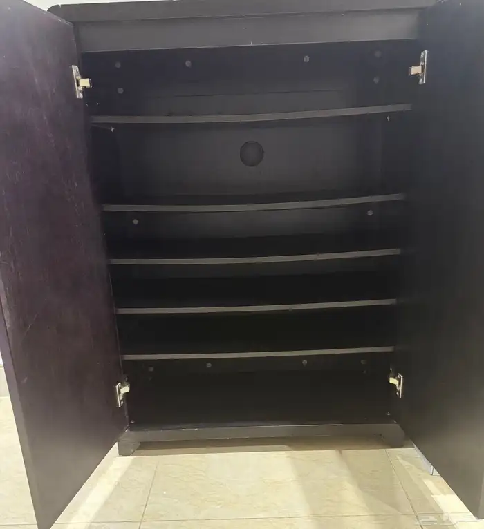 للبيع دولاب جزامه بحاله ممتازه 1