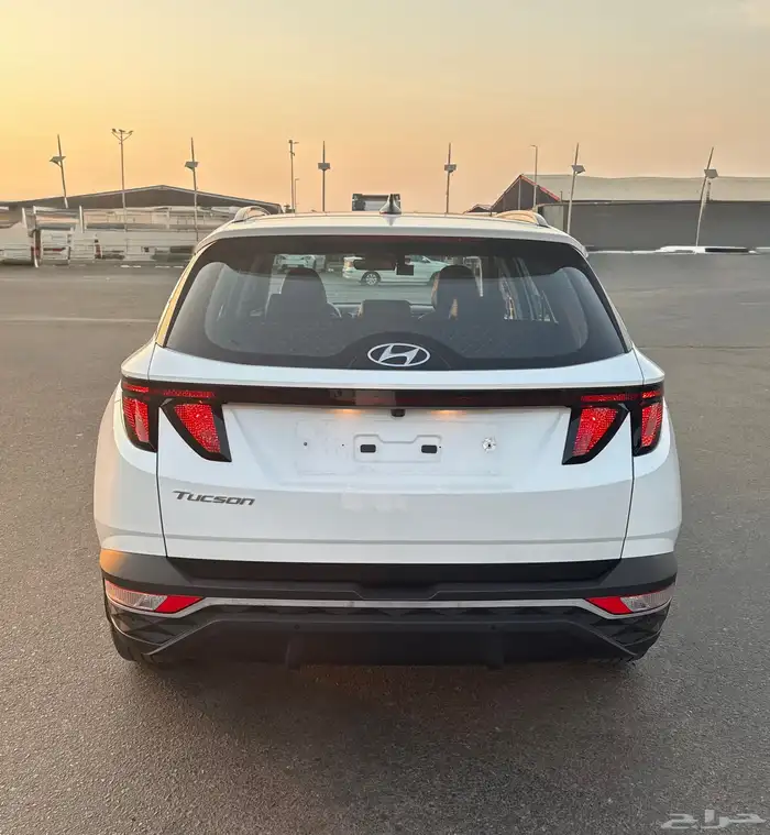 توسان 2021 (بنزين - 1600cc) بنورما فل كامل وكاله للبيع 4