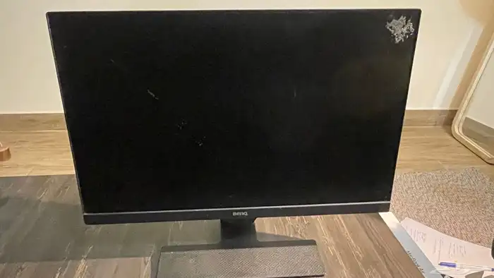 شاشه BENQ موديل 2021 23 بوصه استعمال سنتين فقط 0