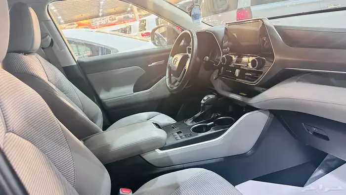 تويوتا هايلندر نص فل 2023 عداد 36 الف 4