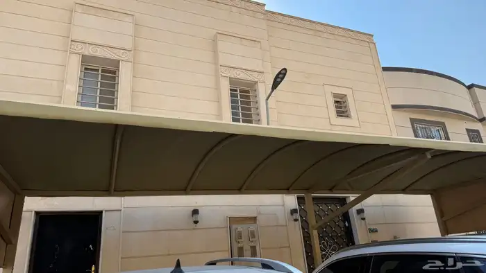 مظله سيارات كامله بأغراضها 6 في 3 شبه جديده 0