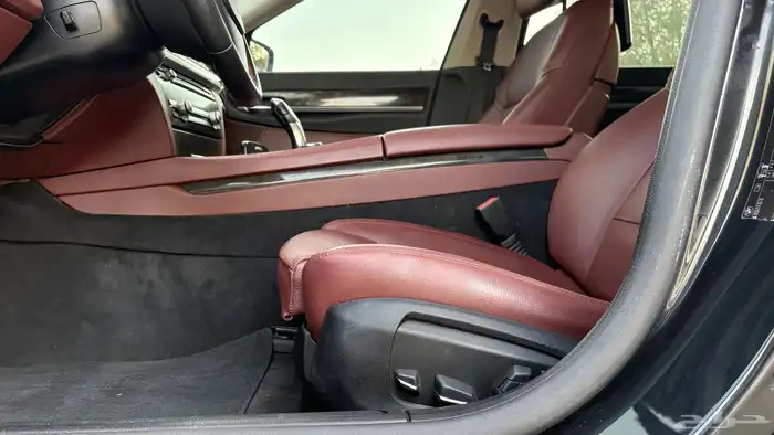 بي ام دبليو 740Li 2014 ( محول 2024 ) 23