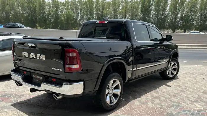 Dodge Ram Limited 2021 V8 1