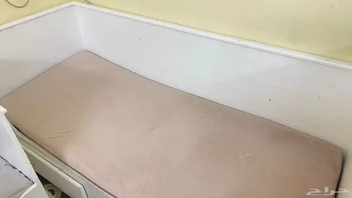 ثلاث سرر مع مرتبه للبيع الواحد ب 300 0