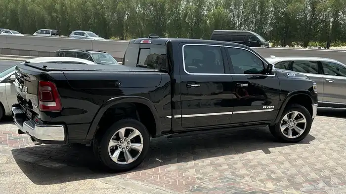 Dodge Ram Limited 2021 V8 3