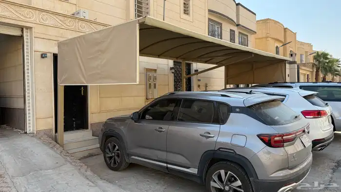 مظله سيارات كامله بأغراضها 6 في 3 شبه جديده 1