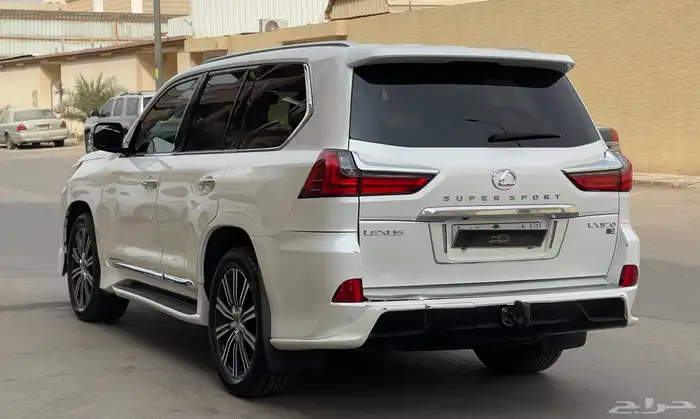 لكزس-2016-LX570-فل كامل-سبورت- قمه النظآفه 6
