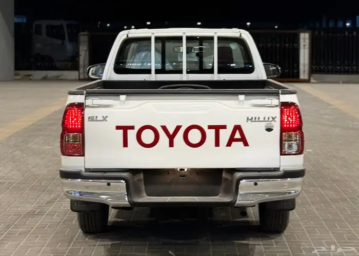 تويوتا هايلوكس 2025 غماره بنزين جديد اصفار اقل سعر 3