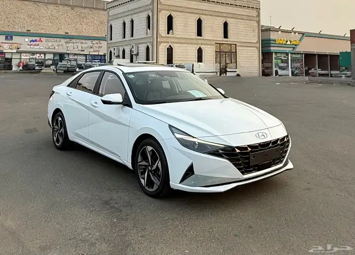 هونداي النترا 2023 ( بنزين ) اعلى مواصفات فتحه سقف للبيع 2