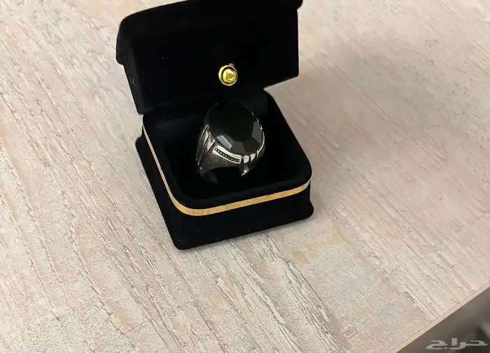 خاتم عقيق يماني أخضر غامق يميل للسواد 0