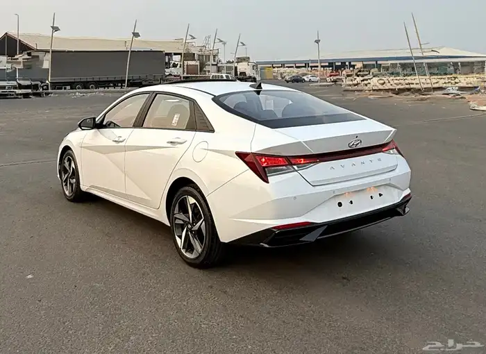 هونداي النترا 2023 ( بنزين ) اعلى مواصفات فتحه سقف للبيع 5