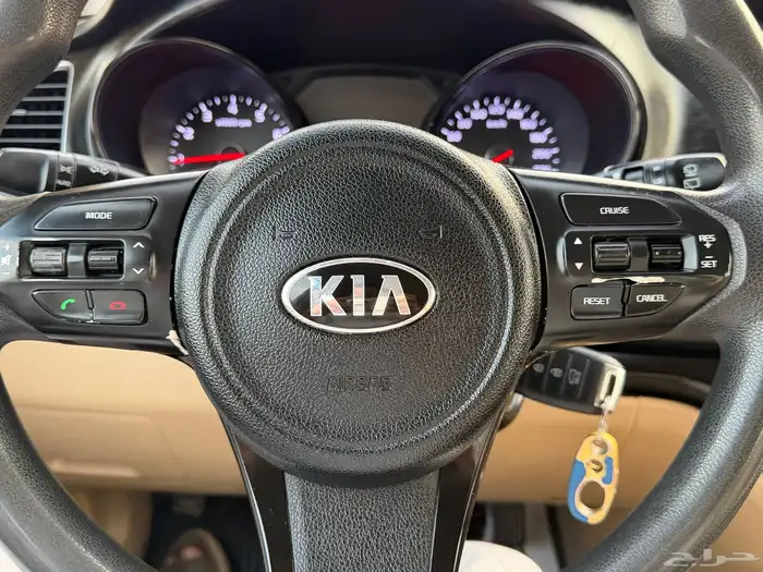 كيا كرنفال 2015 للبيع نضيفه 28