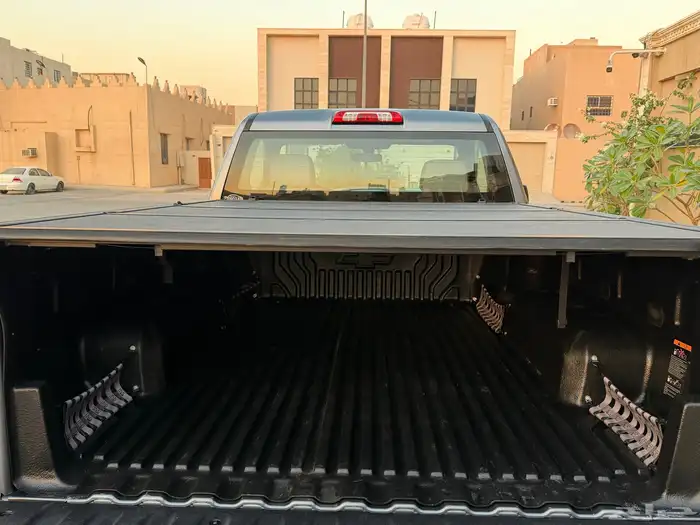 للبيع سلفرادو 9