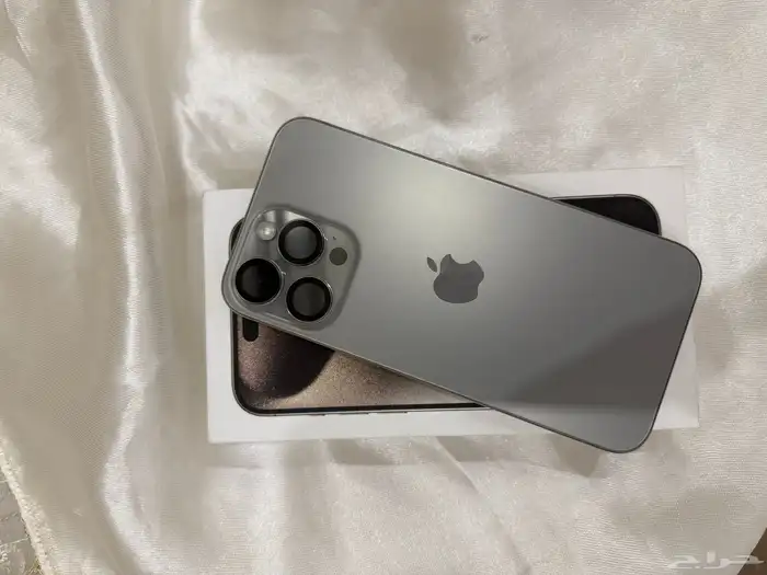 للبيع آيفون 15 برو ماكس نظيف 1