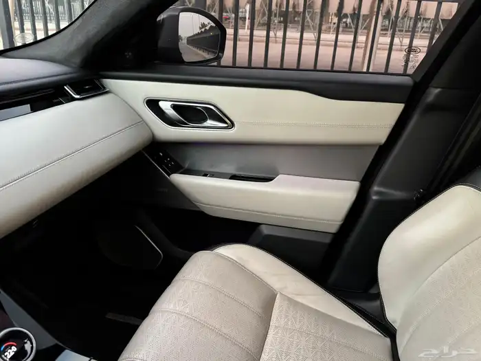 رنج روفر فيلار موديل 2018 ( بحالة ممتازة ) 18