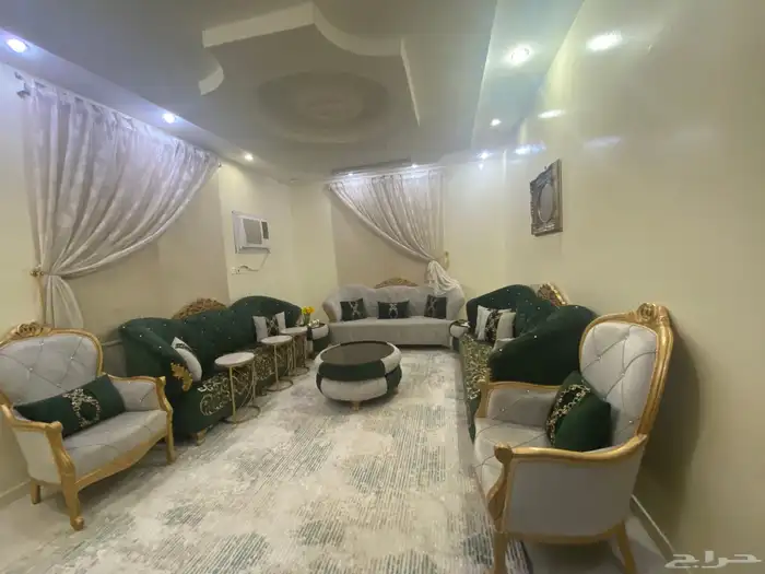 للبيع طقم كنب نظيف كبير كامل 1