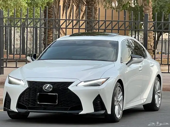 لكزس-IS300-2023(ممشي39الف) 11