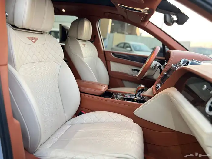 بنتلي بنتياقا فل كامل موديل 2017 16