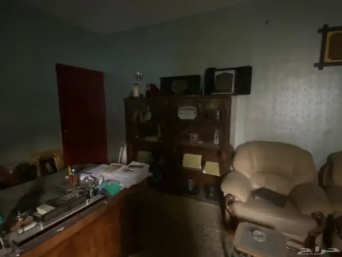 اثاث عماره عباره عن مكاتب و خزان ومكيفات وغيرها 21