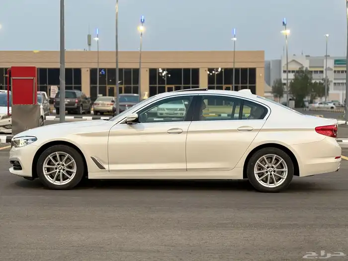 بي ام دبليو الفئه الخامسه 520i موديل 2020 عداد 70 بدي وكاله 10