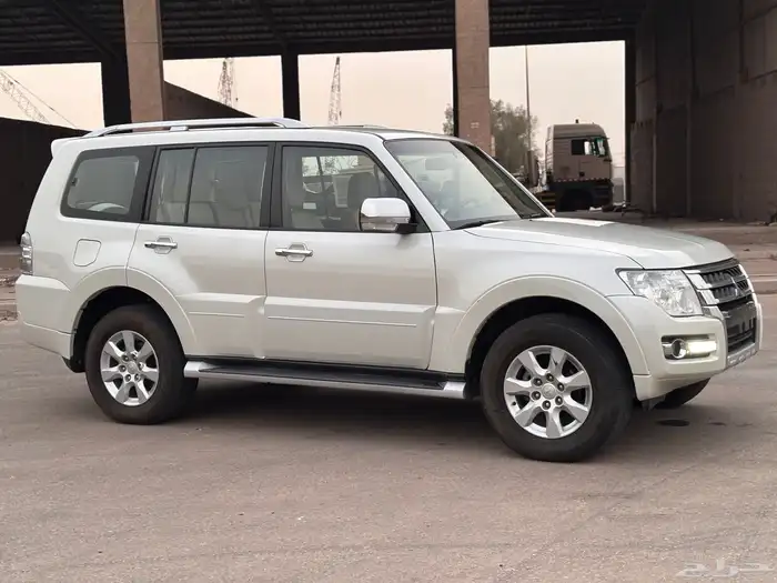 ميتسوبيشي باجيرو GLS 2022 12