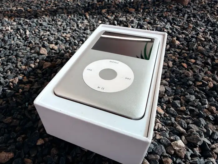 IPod Classic جيل سابع جديد تماما بكامل ملحقاته 3