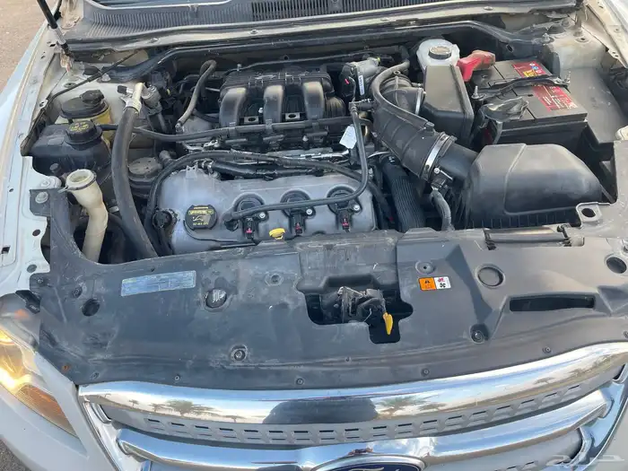 فورد تورس سيدان 2011 23