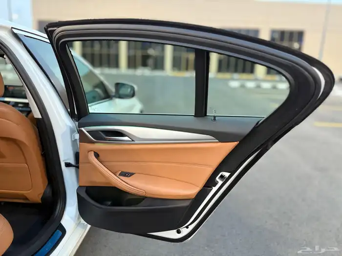 بي ام دبليو الفئه الخامسه 520i موديل 2020 عداد 70 بدي وكاله 18