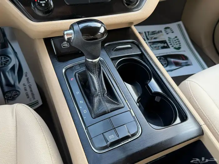 كيا كرنفال 2015 للبيع نضيفه 27